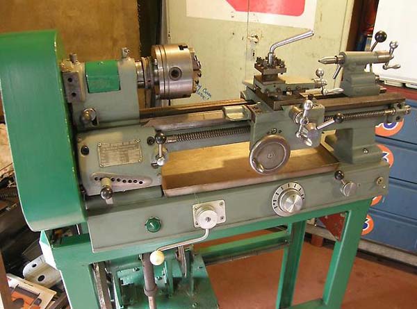 Загальний вигляд токарно-гвинторізного верстата TSA-16